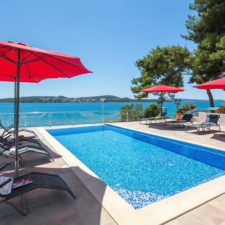 Gem Of The Sea Luxury Beach Apartment With Brand New Heating Infinity Pool تروغير المظهر الخارجي الصورة