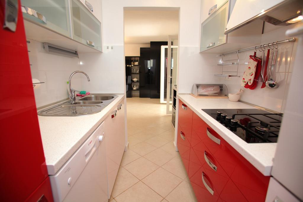 Gem Of The Sea Luxury Beach Apartment With Brand New Heating Infinity Pool تروغير المظهر الخارجي الصورة