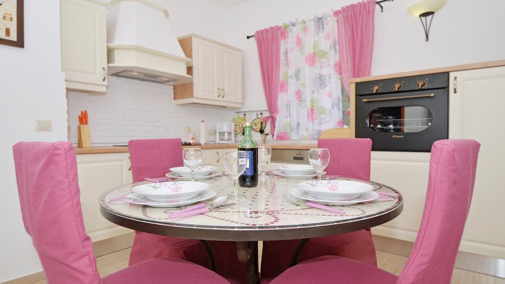 Gem Of The Sea Luxury Beach Apartment With Brand New Heating Infinity Pool تروغير المظهر الخارجي الصورة