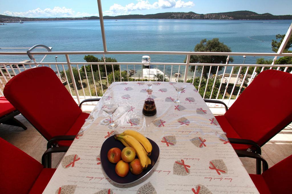 Gem Of The Sea Luxury Beach Apartment With Brand New Heating Infinity Pool تروغير المظهر الخارجي الصورة