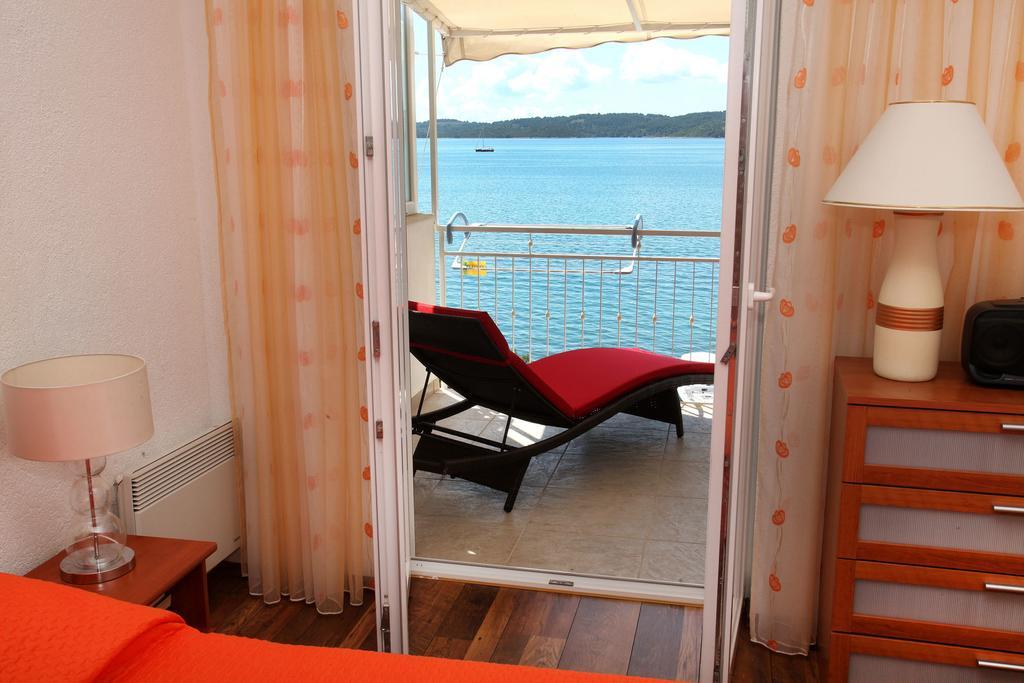 Gem Of The Sea Luxury Beach Apartment With Brand New Heating Infinity Pool تروغير المظهر الخارجي الصورة