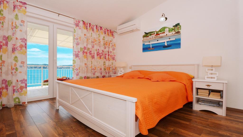 Gem Of The Sea Luxury Beach Apartment With Brand New Heating Infinity Pool تروغير المظهر الخارجي الصورة