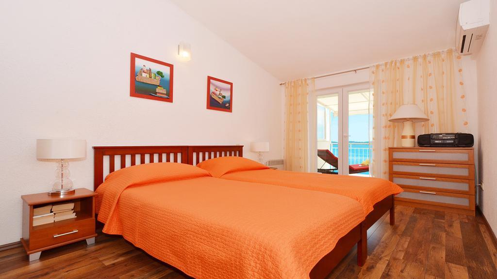 Gem Of The Sea Luxury Beach Apartment With Brand New Heating Infinity Pool تروغير المظهر الخارجي الصورة