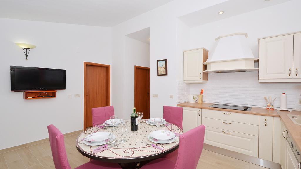 Gem Of The Sea Luxury Beach Apartment With Brand New Heating Infinity Pool تروغير المظهر الخارجي الصورة