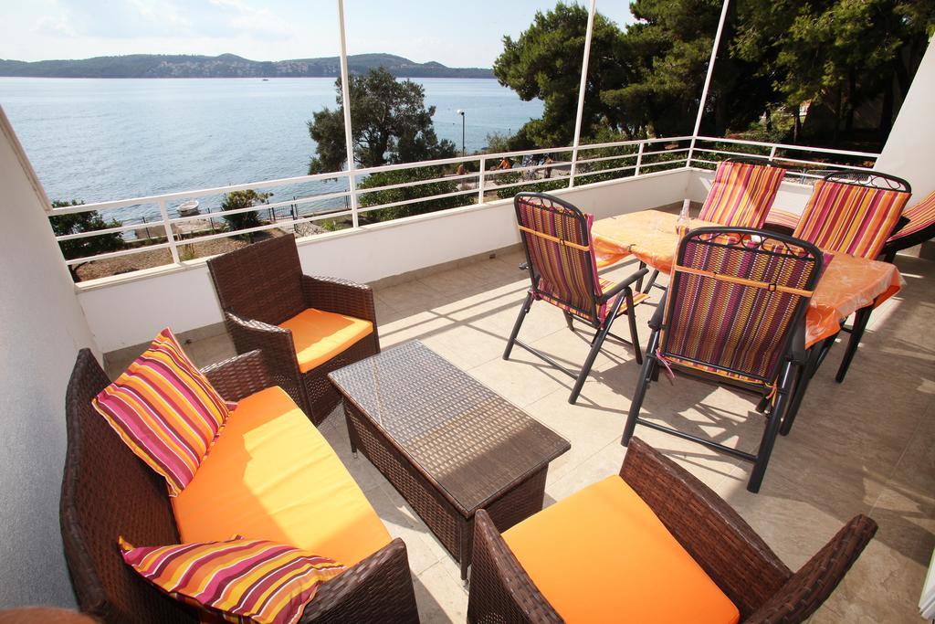 Gem Of The Sea Luxury Beach Apartment With Brand New Heating Infinity Pool تروغير المظهر الخارجي الصورة