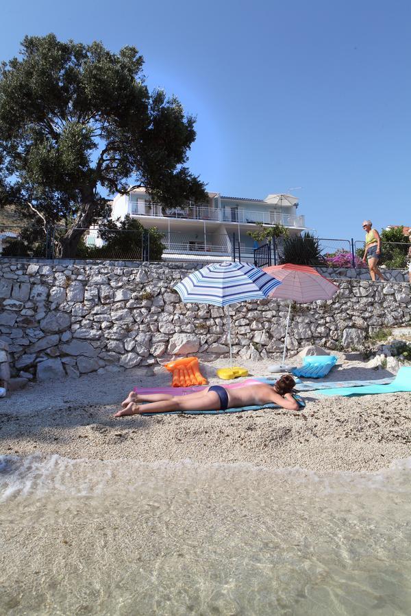 Gem Of The Sea Luxury Beach Apartment With Brand New Heating Infinity Pool تروغير المظهر الخارجي الصورة