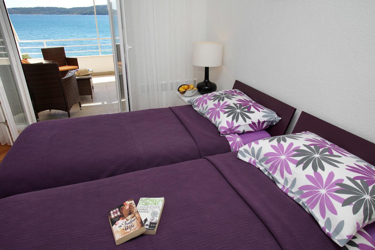 Gem Of The Sea Luxury Beach Apartment With Brand New Heating Infinity Pool تروغير المظهر الخارجي الصورة