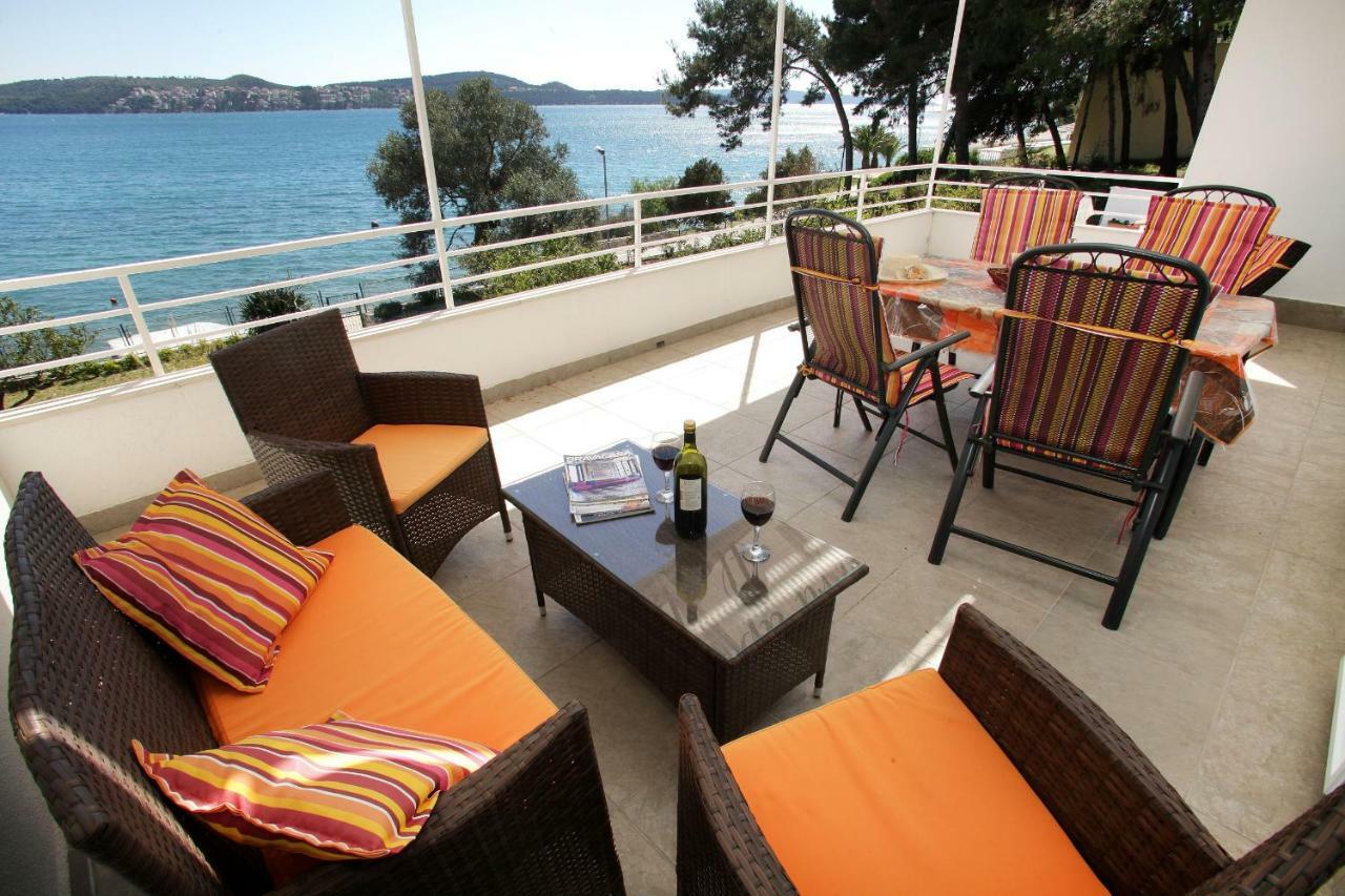 Gem Of The Sea Luxury Beach Apartment With Brand New Heating Infinity Pool تروغير المظهر الخارجي الصورة