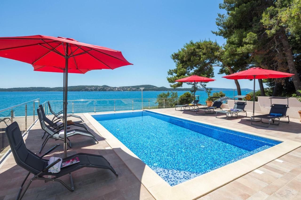 Gem Of The Sea Luxury Beach Apartment With Brand New Heating Infinity Pool تروغير المظهر الخارجي الصورة