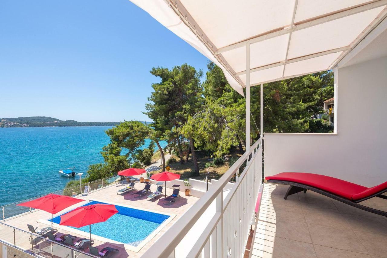 Gem Of The Sea Luxury Beach Apartment With Brand New Heating Infinity Pool تروغير المظهر الخارجي الصورة