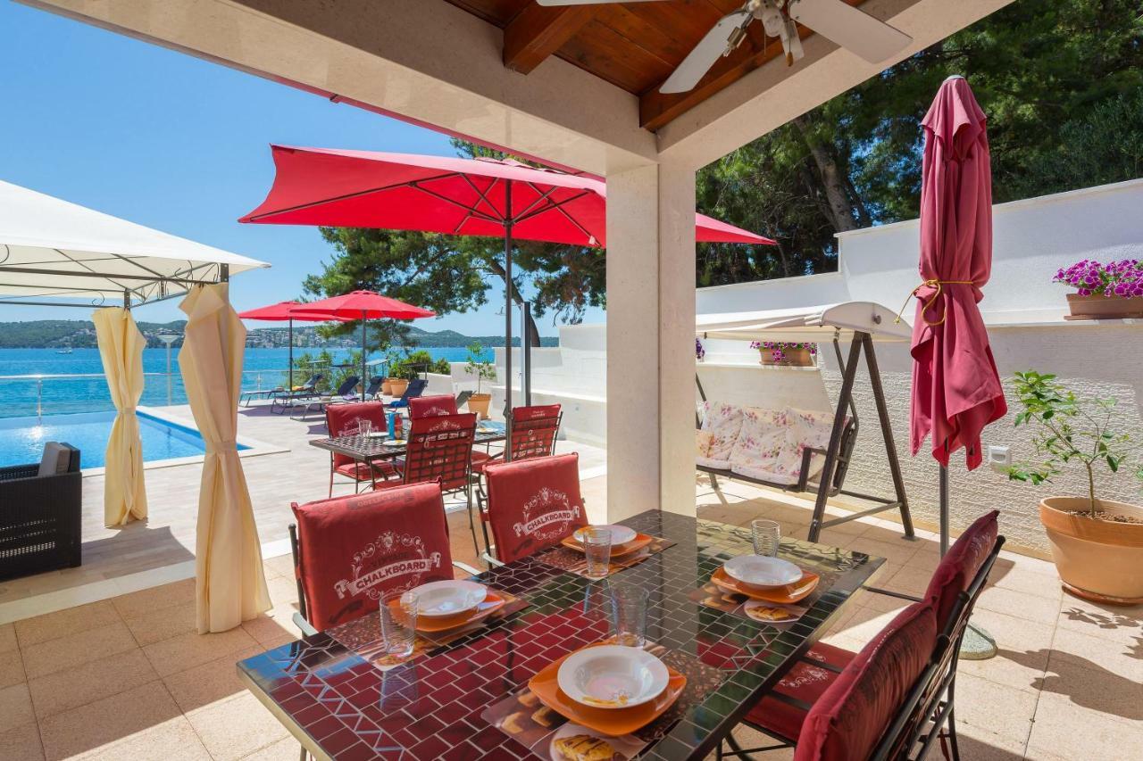 Gem Of The Sea Luxury Beach Apartment With Brand New Heating Infinity Pool تروغير المظهر الخارجي الصورة