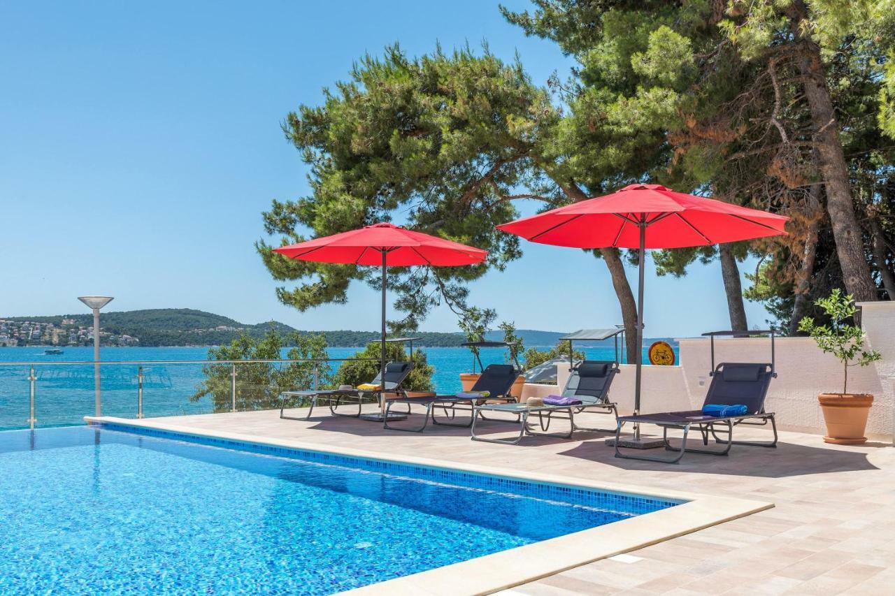 Gem Of The Sea Luxury Beach Apartment With Brand New Heating Infinity Pool تروغير المظهر الخارجي الصورة