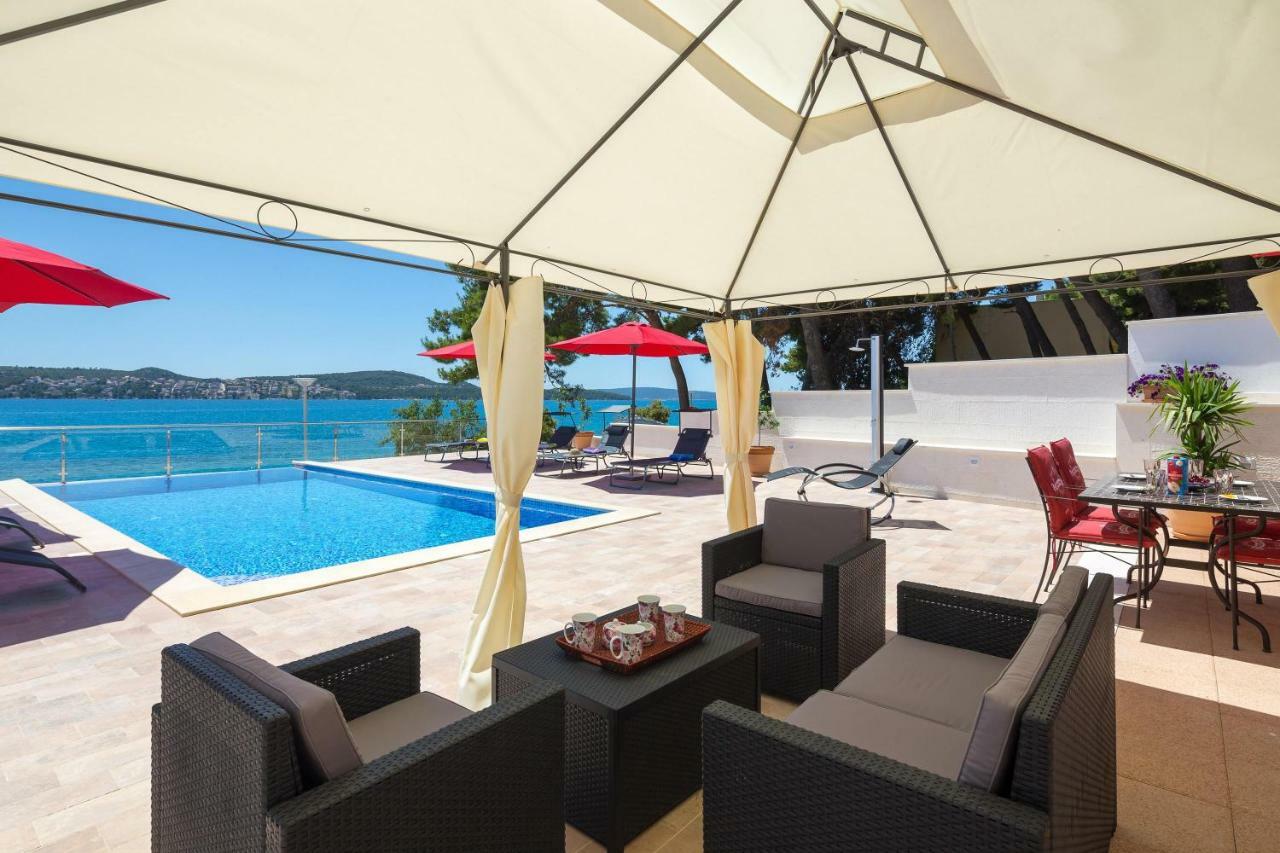 Gem Of The Sea Luxury Beach Apartment With Brand New Heating Infinity Pool تروغير المظهر الخارجي الصورة